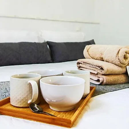 Phaedrus Living - Seaside Executive Flat Harbour 202 *