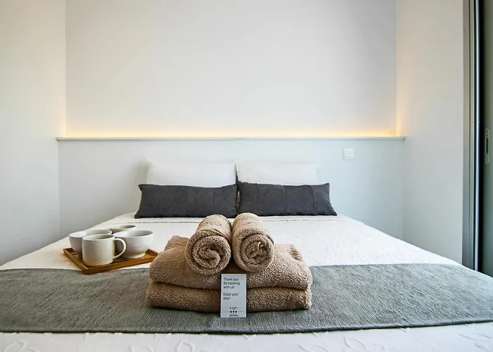 Phaedrus Living - Seaside Executive Flat Harbour 202 Апартаменты Пафос