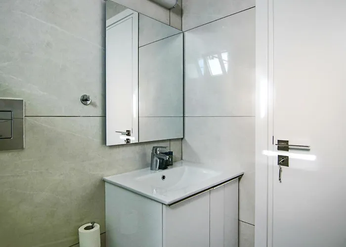 Phaedrus Living - Seaside Executive Flat Harbour 202 Paphos