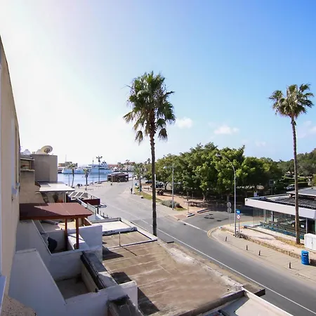 Phaedrus Living - Seaside Executive Flat Harbour 202 Daire
