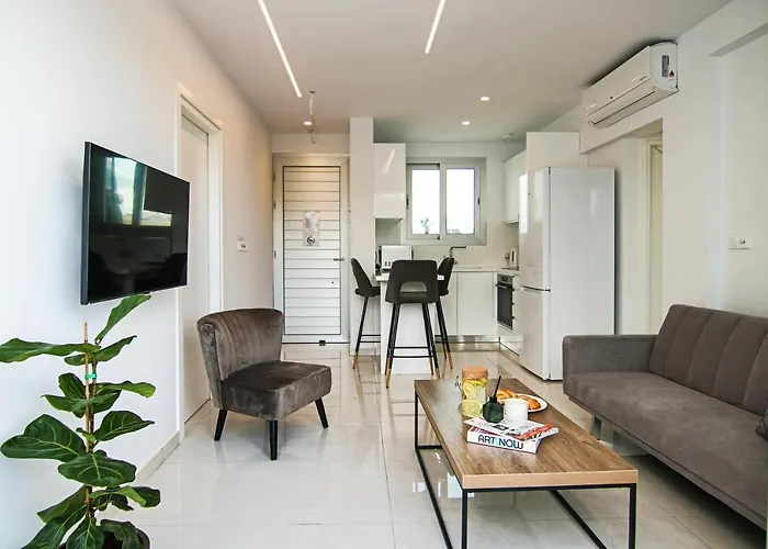 Phaedrus Living - Seaside Executive Flat Harbour 202 アパート *